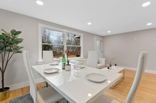 174 Spring St, Windsor Locks CT  06096-1732 exterior