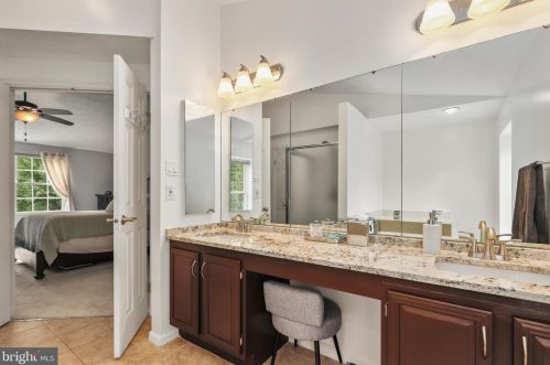 1426 Cellar Crk Way, Herndon VA 20170-2805 exterior