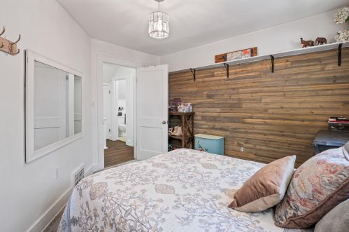 1906 Cornelius Ave, Grand Rapids MI 49507-2849 exterior