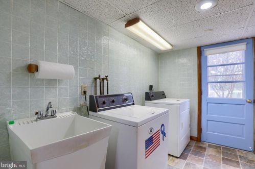 830 Imperial Dr, Lancaster PA 17601-2015 exterior