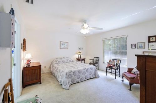 812 102 Ave, Naples FL 34108-3216 exterior