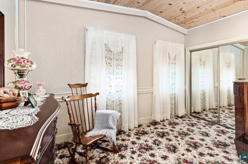 1037 84 Ave, Duluth MN 55808-1404 exterior