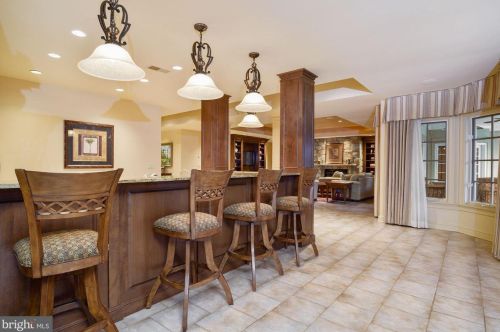 896 Alvermar Rdg Dr, Mc Lean VA 22102-1439 exterior