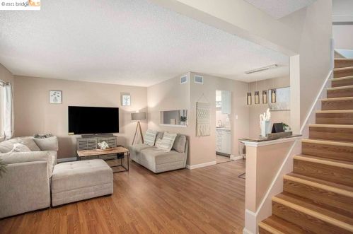 1498 Del Rio Cir, Concord, CA 94518-3756