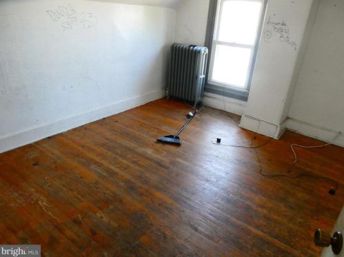 6801 Ditman St, Philadelphia PA 19135-2229 exterior