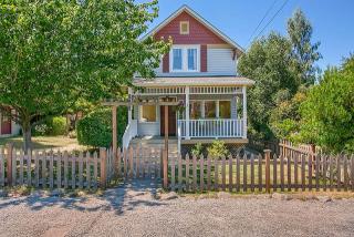 10041 42nd Ave, Seattle, WA 98146-3614