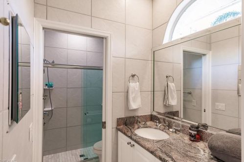 5555 Cynthia Ln, Naples FL 34112-5454 exterior