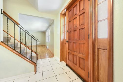 113 Calmont Dr, Pittsburgh, PA 15235-5202