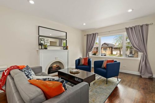 1740 Nagle Ave, Chicago IL 60706-4805 exterior