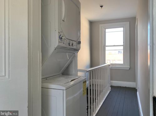 405 Fairmount Ave, Philadelphia PA 19123-2809 exterior