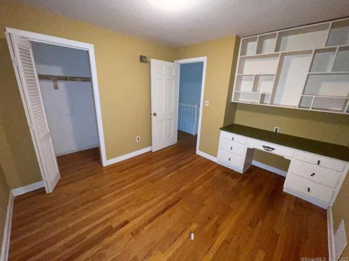 212 Old Ml Rd, Greenwich CT 06830-3342 exterior