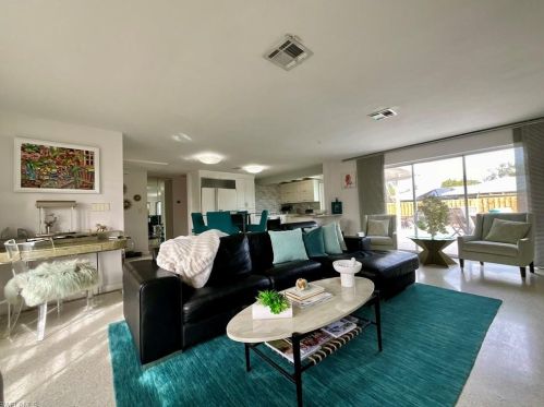 1395 Morningside Dr, Naples FL 34103-3313 exterior