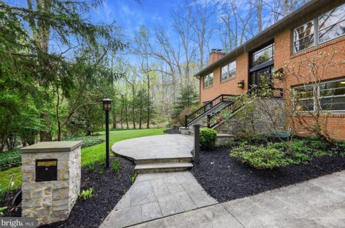 1437 Brookhaven Dr, Mc Lean, VA 22101-4124