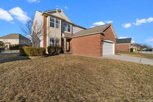 18815 England Dr, Macomb Township, MI 48042-6222