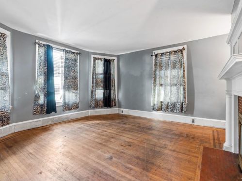 108 Comstock Ave, Providence, RI 02907-1241