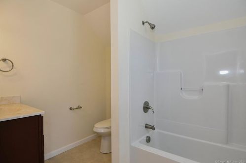 47 Windermere Vlg Rd, Ellington CT exterior