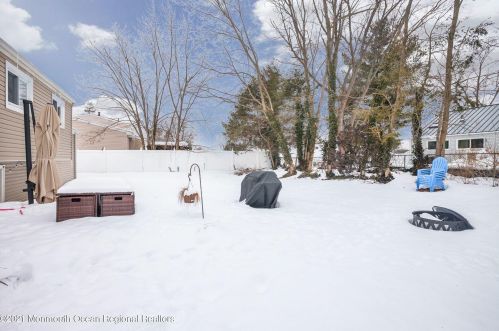 38 Louis St, Old Bridge NJ 08857-2235 exterior