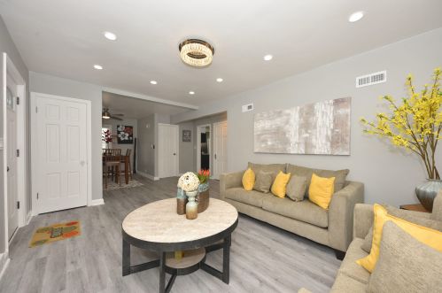 4373 52, Milwaukee WI 53218-5004 exterior