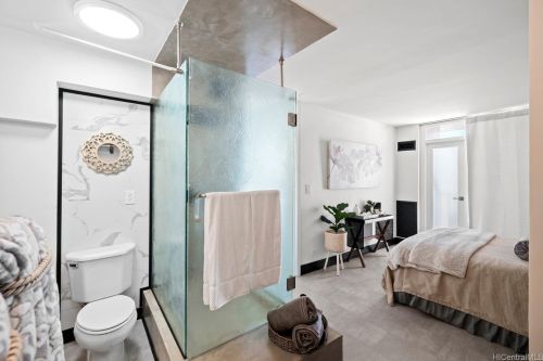 1925 Kalakaua Ave, Honolulu HI  96815-1827 exterior