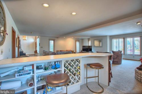 409 Dart Dr, Hanover PA 17331-1327 exterior