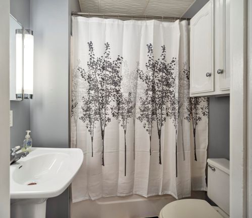 1406 20 St, Manitowoc WI 54220-5645 exterior