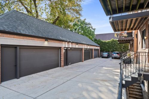 925 Pearson St, Milwaukee WI 53202-1522 exterior