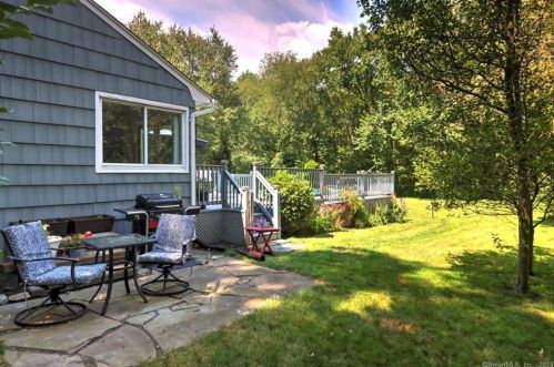 195 Cedarhurst Ln, Milford, CT 06461-2155
