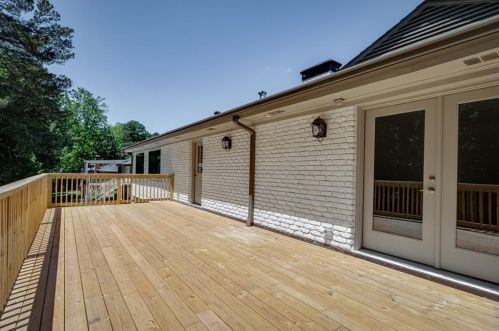 705 Glenforest Rd, Atlanta GA  30328-5211 exterior