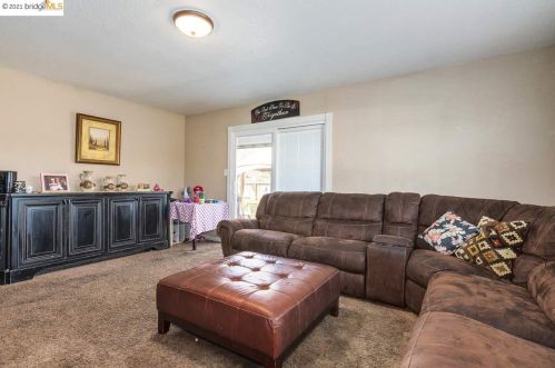 5002 Claycord Ct, Concord CA 94521-2226 exterior