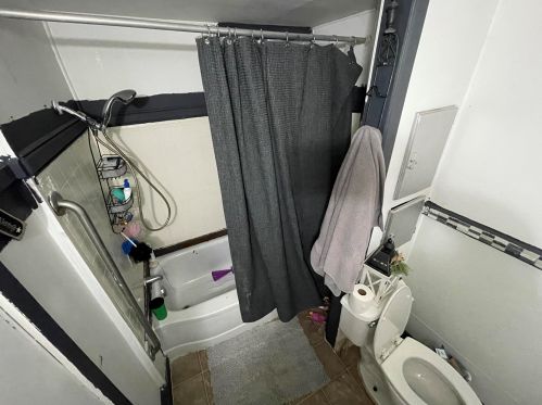 230 King St, Concord NH 03303-2112 exterior