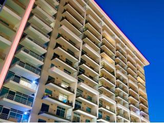 1400 Hi Line Dr, Dallas TX  75207-3435 exterior