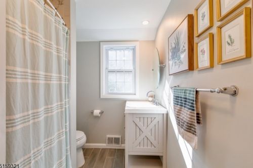 32 Cherry Tree Ln, Kinnelon NJ  07405-2286 exterior