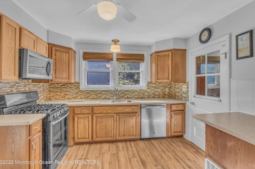 7 Applegate Ln, Plumsted Township NJ 08533-1303 exterior