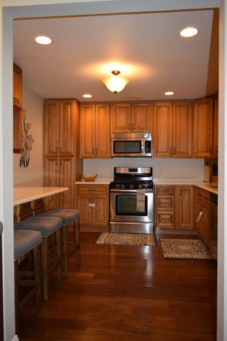 1221 Mulberry Dr, Mahwah, NJ 07430-2342