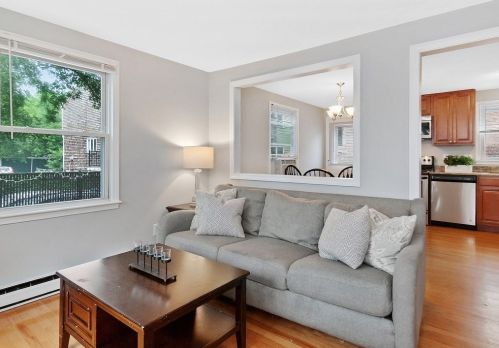 6 Barnard Pl, Boston, MA