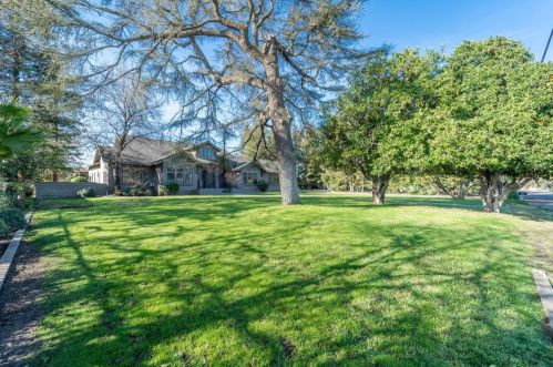 2900 California Ave, Modesto CA  95358-8343 exterior