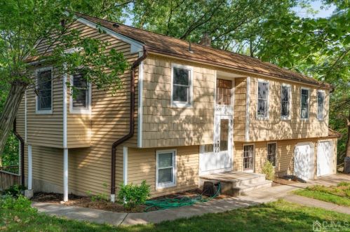 609 5th Ave, New Brunswick, NJ 08904-2614