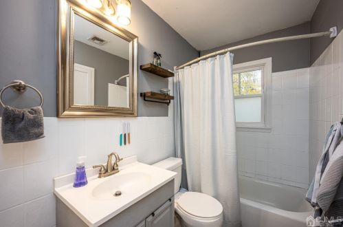 133 Hoover Ave, Edison NJ 08837-2669 exterior