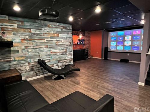 9 Edward Stec Blvd, Edison NJ 08837-7005 exterior