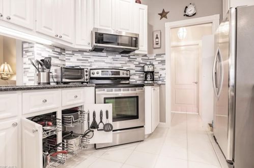 4091 Los Altos Ct, Naples FL 34109-1309 exterior