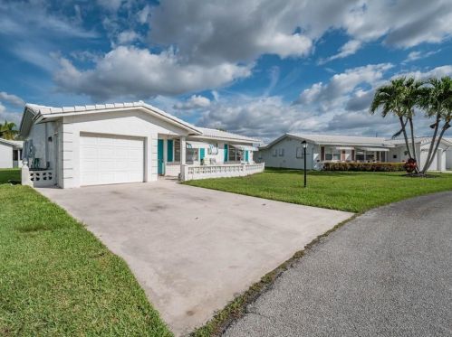 2021 18th Dr, Boynton Beach, FL 33426-6417