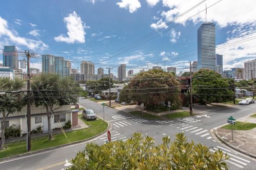 1906 Fern St, Honolulu HI  96826-3958 exterior