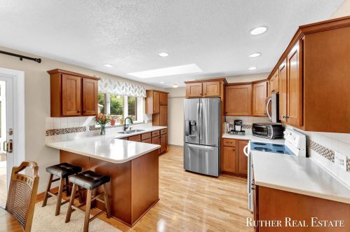 2112 Emens Dr, Meskegon MI 49444-4445 exterior