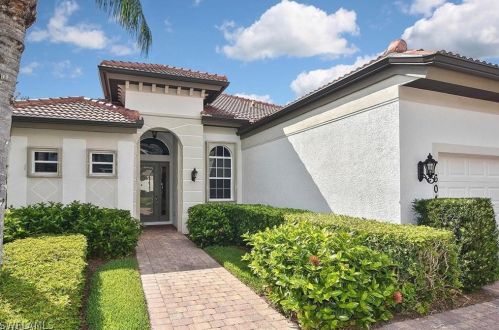 6044 Dogleg Dr, Naples FL 34113-1688 exterior