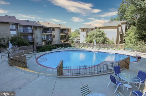 12 Monroe St, Rockville MD 20850-2519 exterior