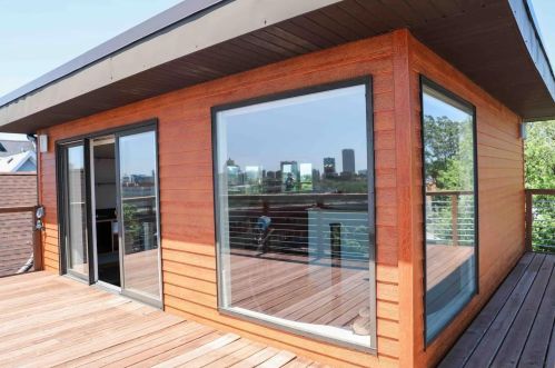 2001 Booth St, Milwaukee WI 53212-3403 exterior