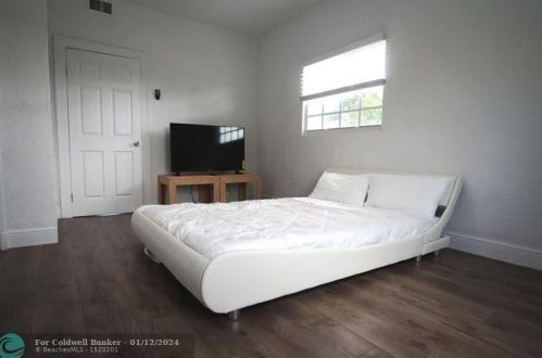 331 1 Ave, Boynton Beach FL 33435-4006 exterior