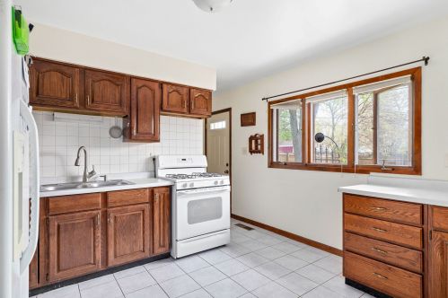 2506 Fairway Dr, Joliet IL 60435-5220 exterior