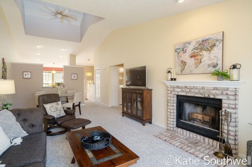 2149 Cross Creek Dr, Grand Rapids MI 49508-8795 exterior