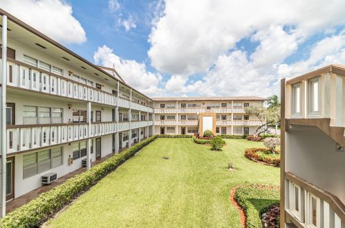 185 Mansfield, Boca Raton FL 33434-2407 exterior